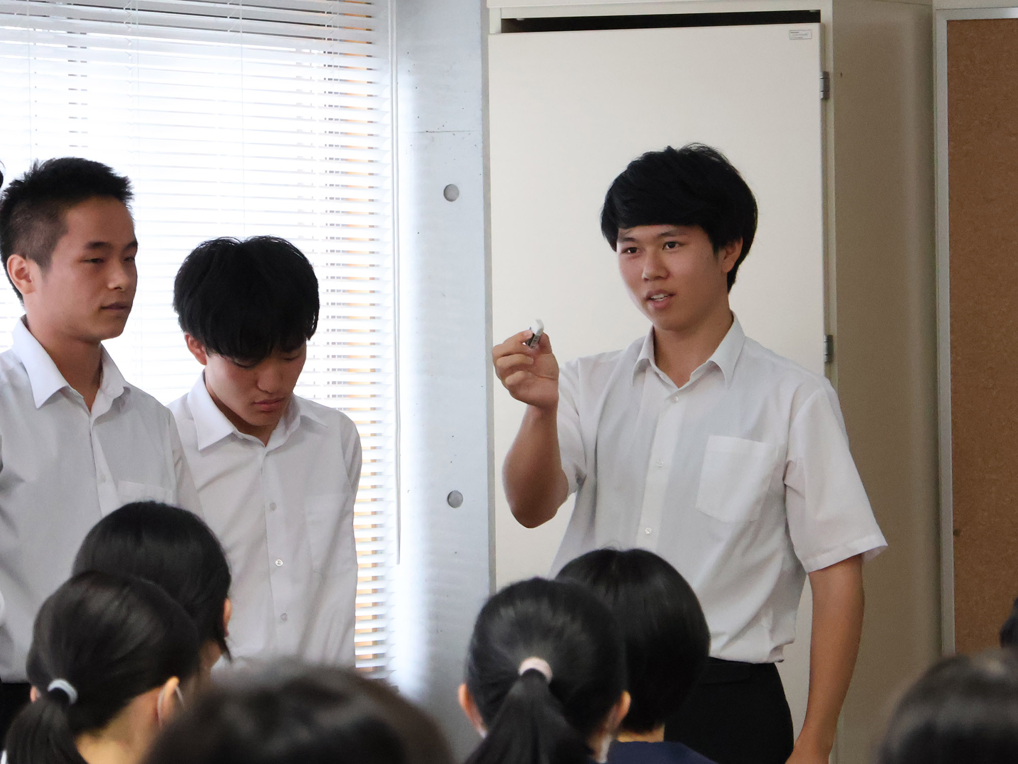 SSH研究成果を発表する生徒3