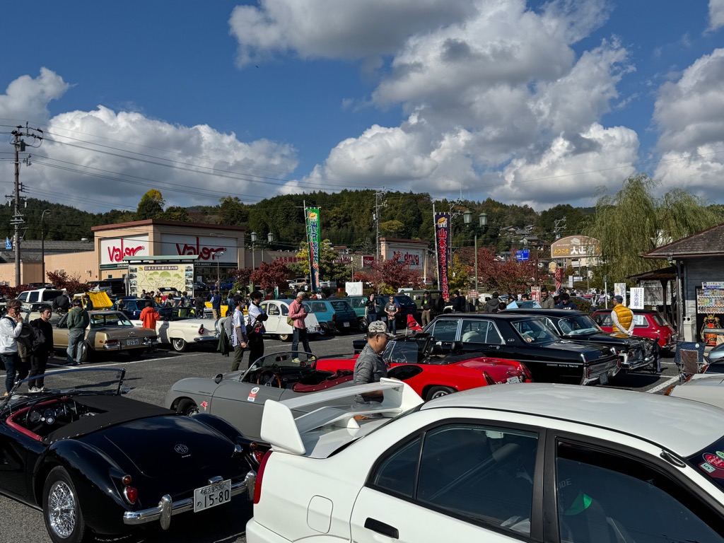 クラシックカーがずらり