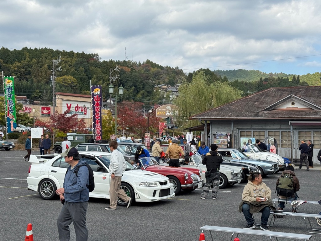 クラシックカーがずらり