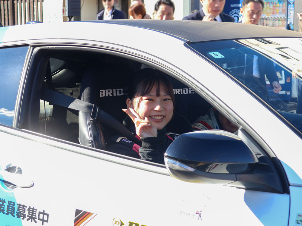 女性ドライバー