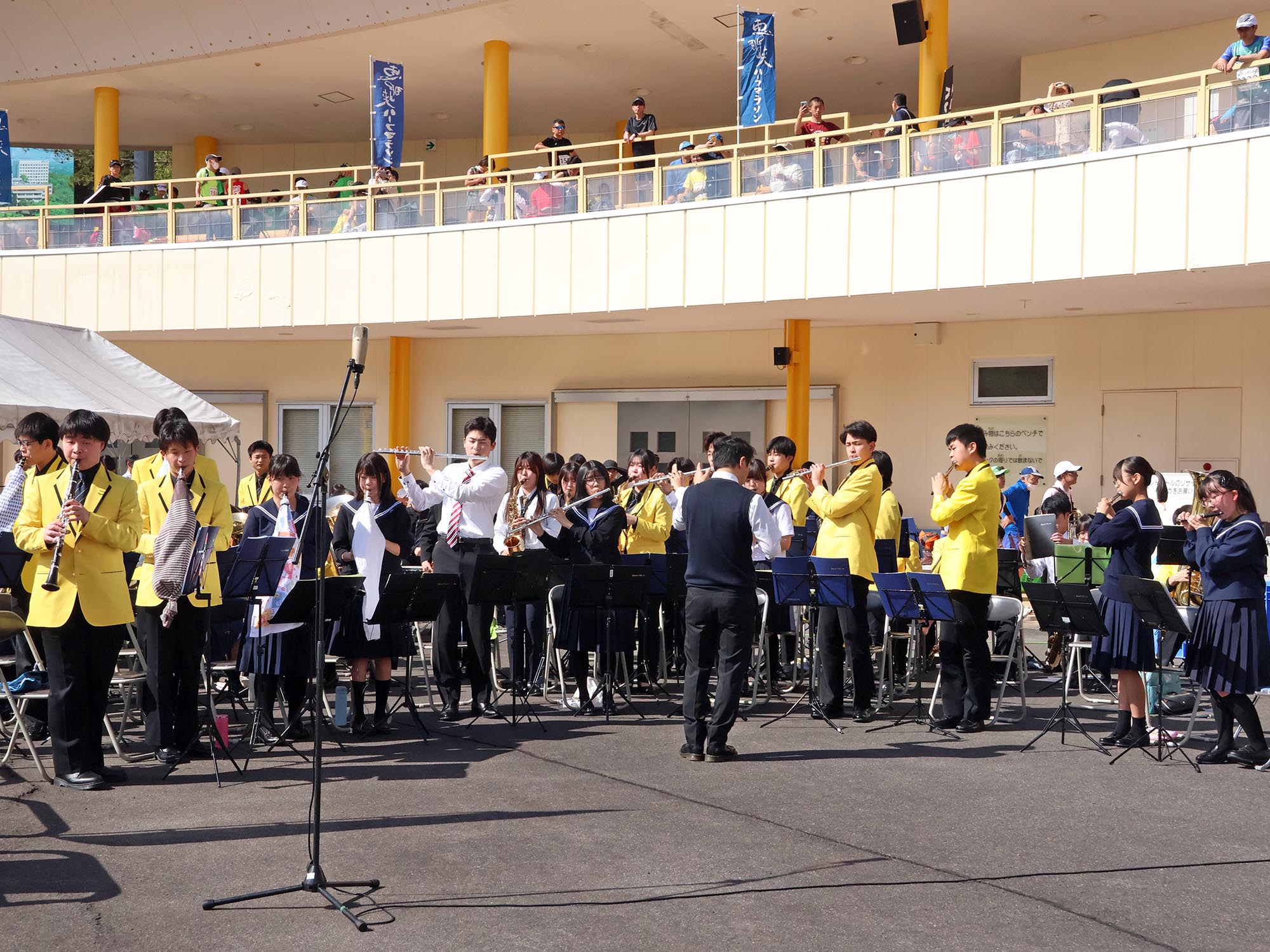 吹奏楽部による演奏