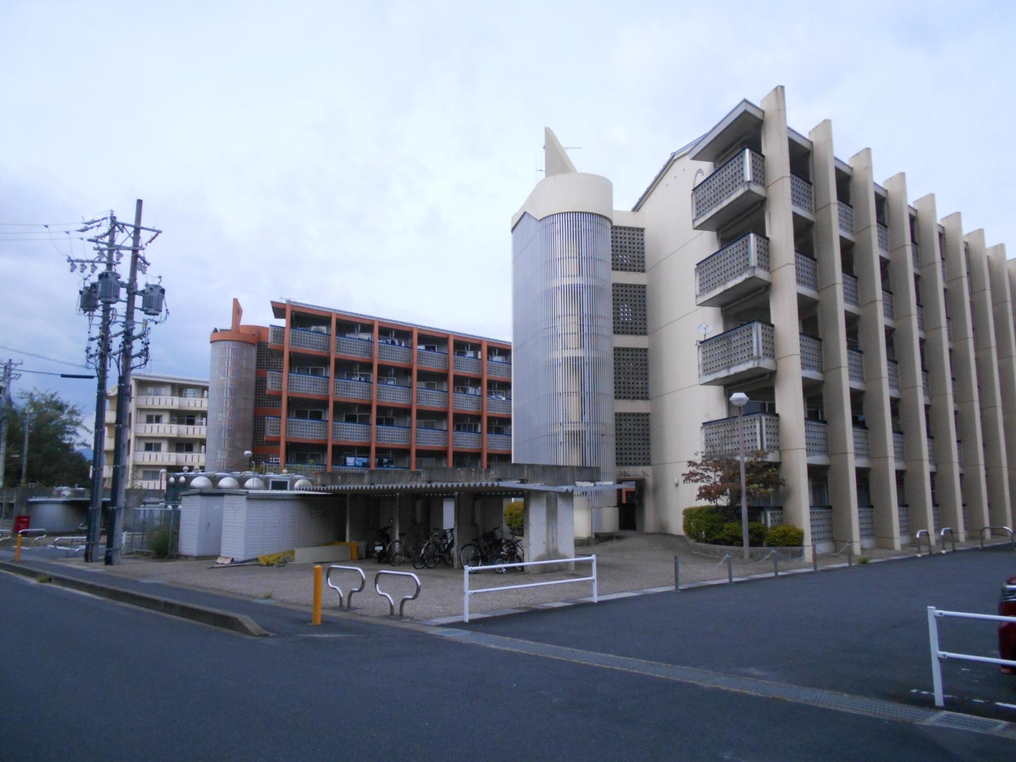 鏡山外観