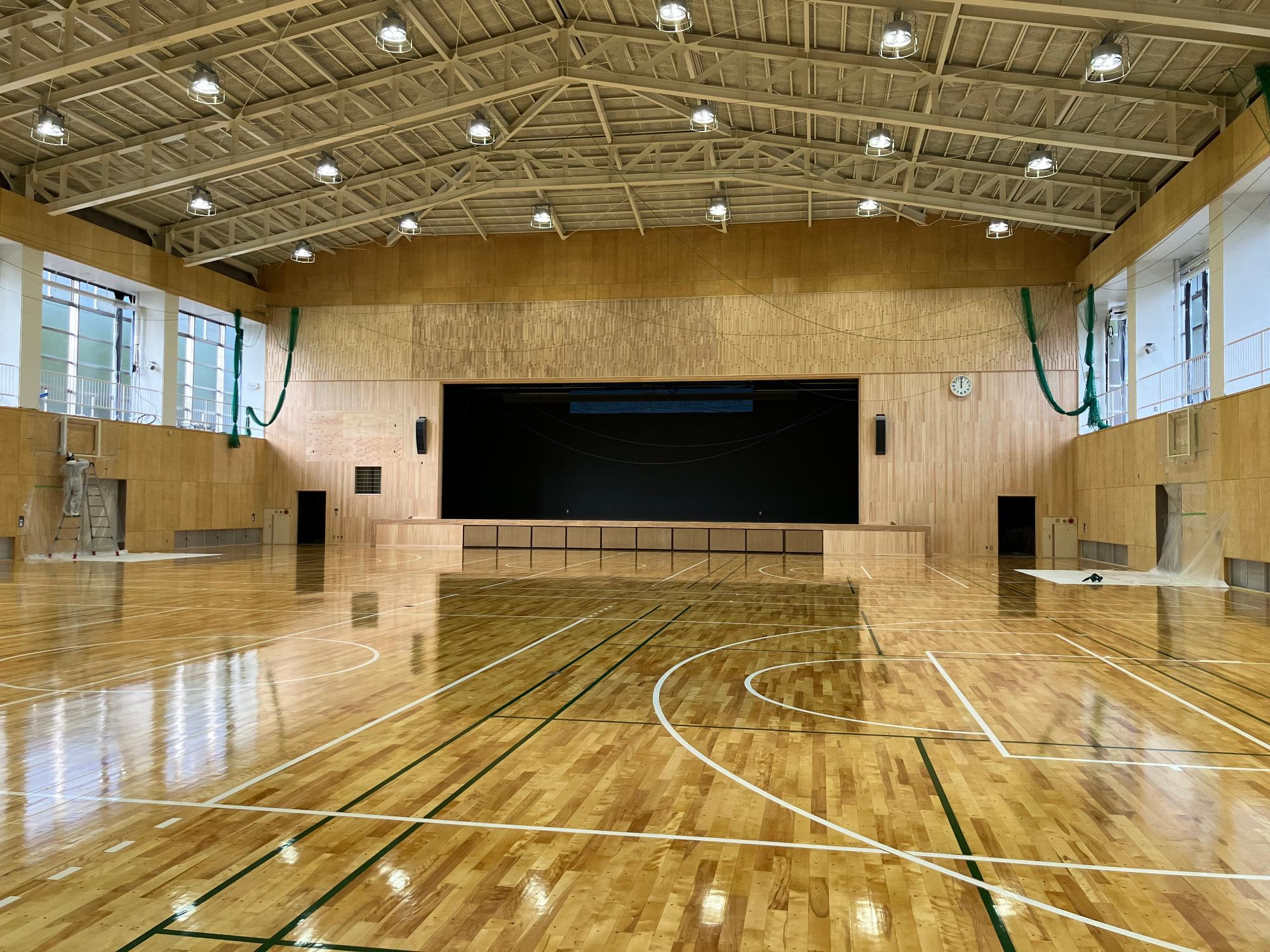体育館(中)