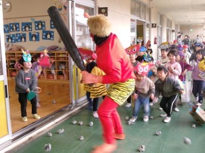 赤鬼に立ち向かう
