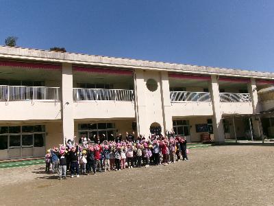 以上児は、中央公園へ出発