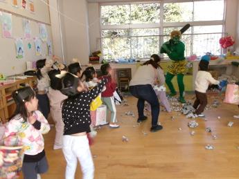 4歳も頑張って投げたよ