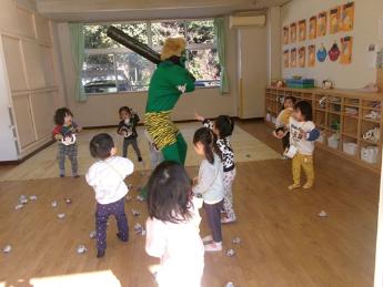 1歳も頑張って、投げたよ