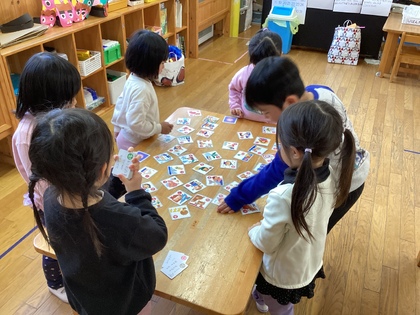 ぞう組かるたとり