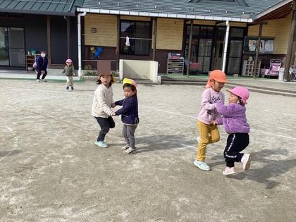 ぞう組さんと一緒にリズムを踊る