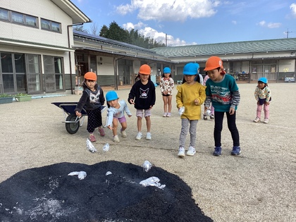 焼き芋投げ入れ