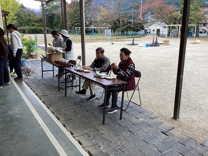 焼き芋を食べました。