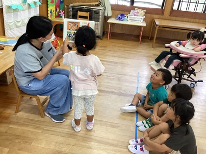 英語で楽しんでいる画像