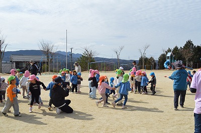 かたくんでかたくんで