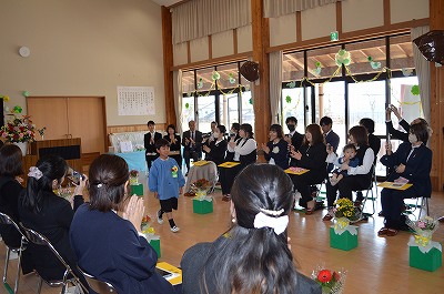 ドキドキしながら入場です