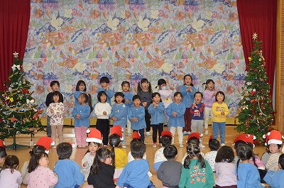 すみれ組　うたを歌う