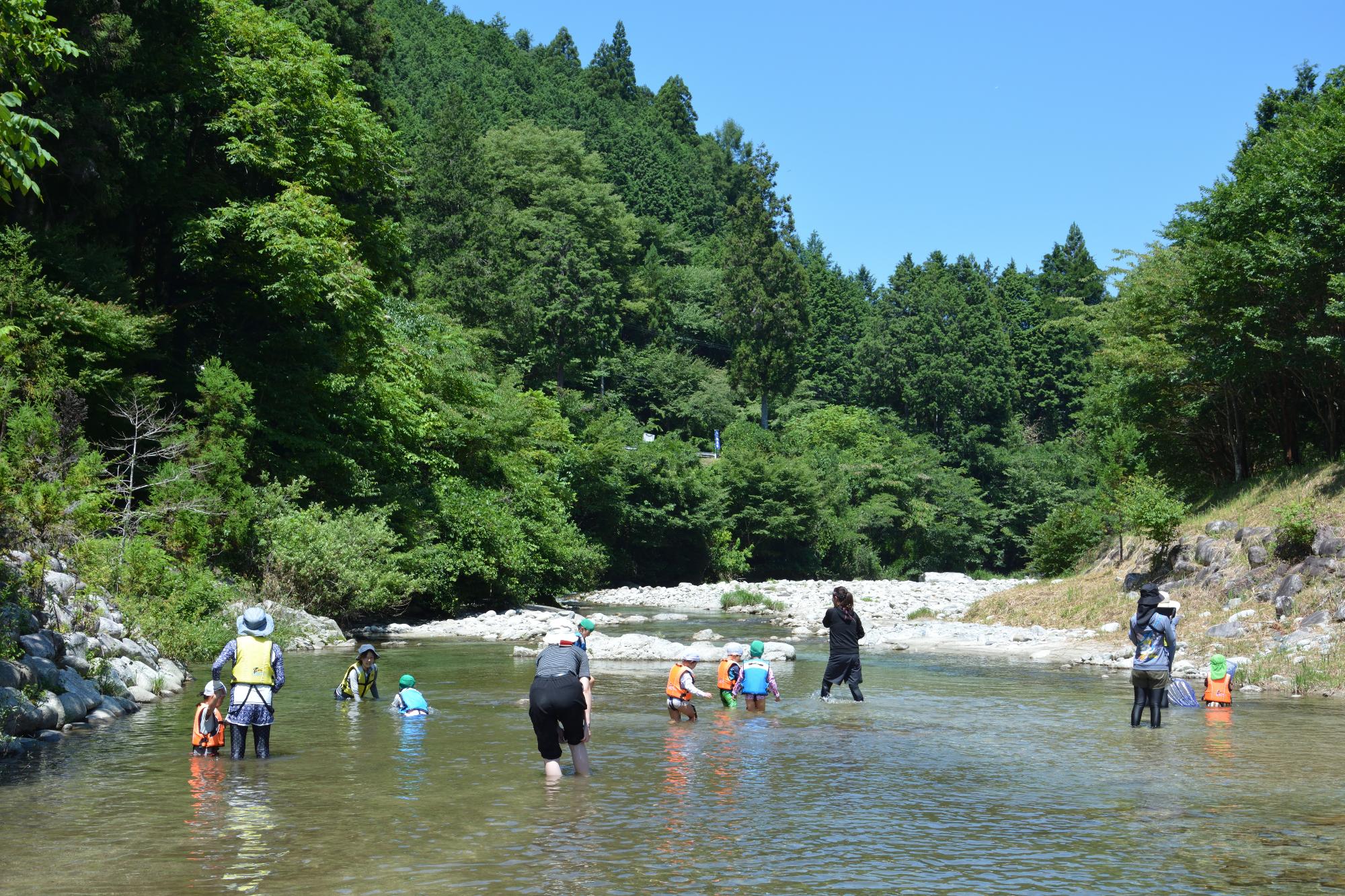 川遊び