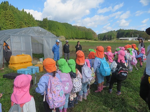 お礼を言う子どもたち
