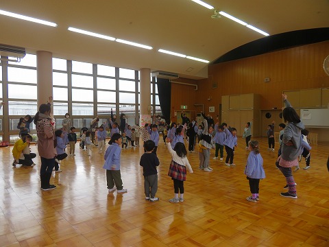 遊戯室でリズム