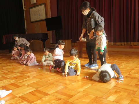 あひるぐみのこままわし