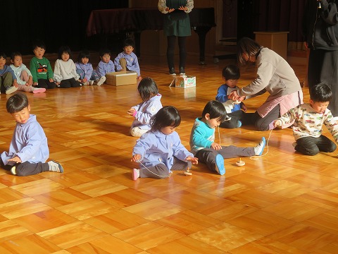 年少さんの糸引きごま