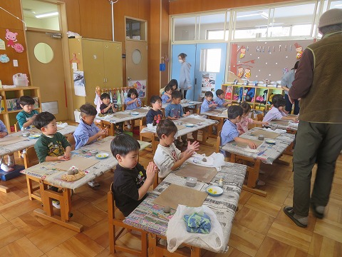 年少おひなさま作り