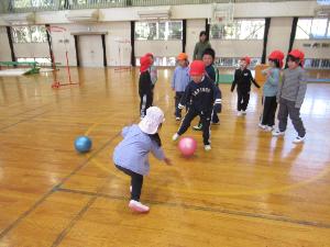 コロコロドッジをする子たち