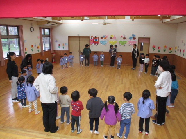 遊戯室でリズム