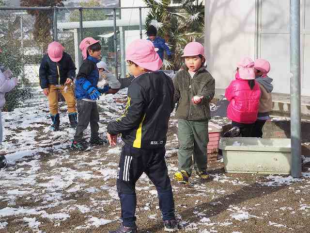 雪遊び