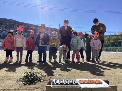 外で鰯を焼いたよ