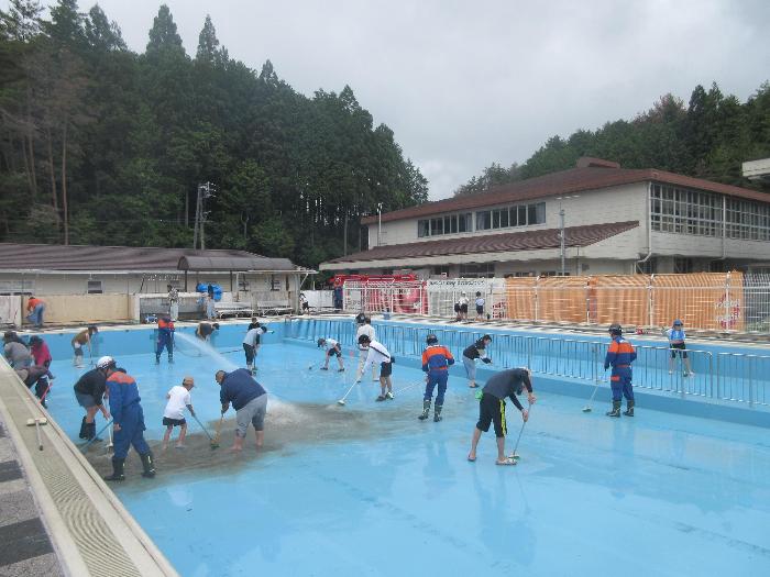 プール掃除4