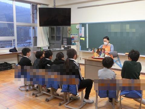 中小　読み聞かせ5