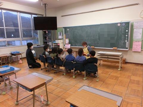 中小　読み聞かせ6