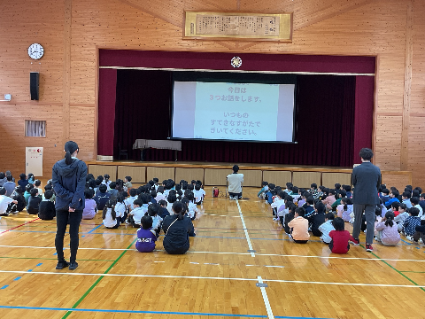 R7　4月　ステージ集会1