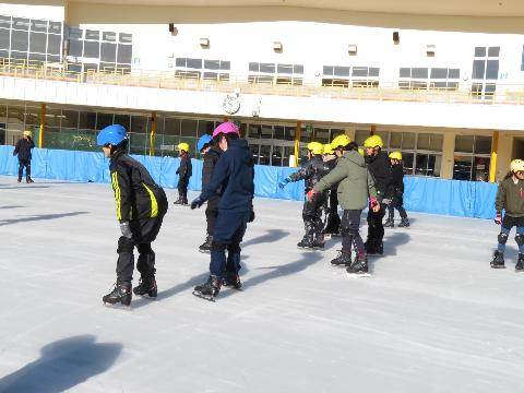 R7年度6年生スケート教室1