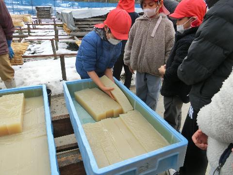 R7年度3年生寒天工場見学1