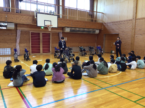 R7年度車いす体験4