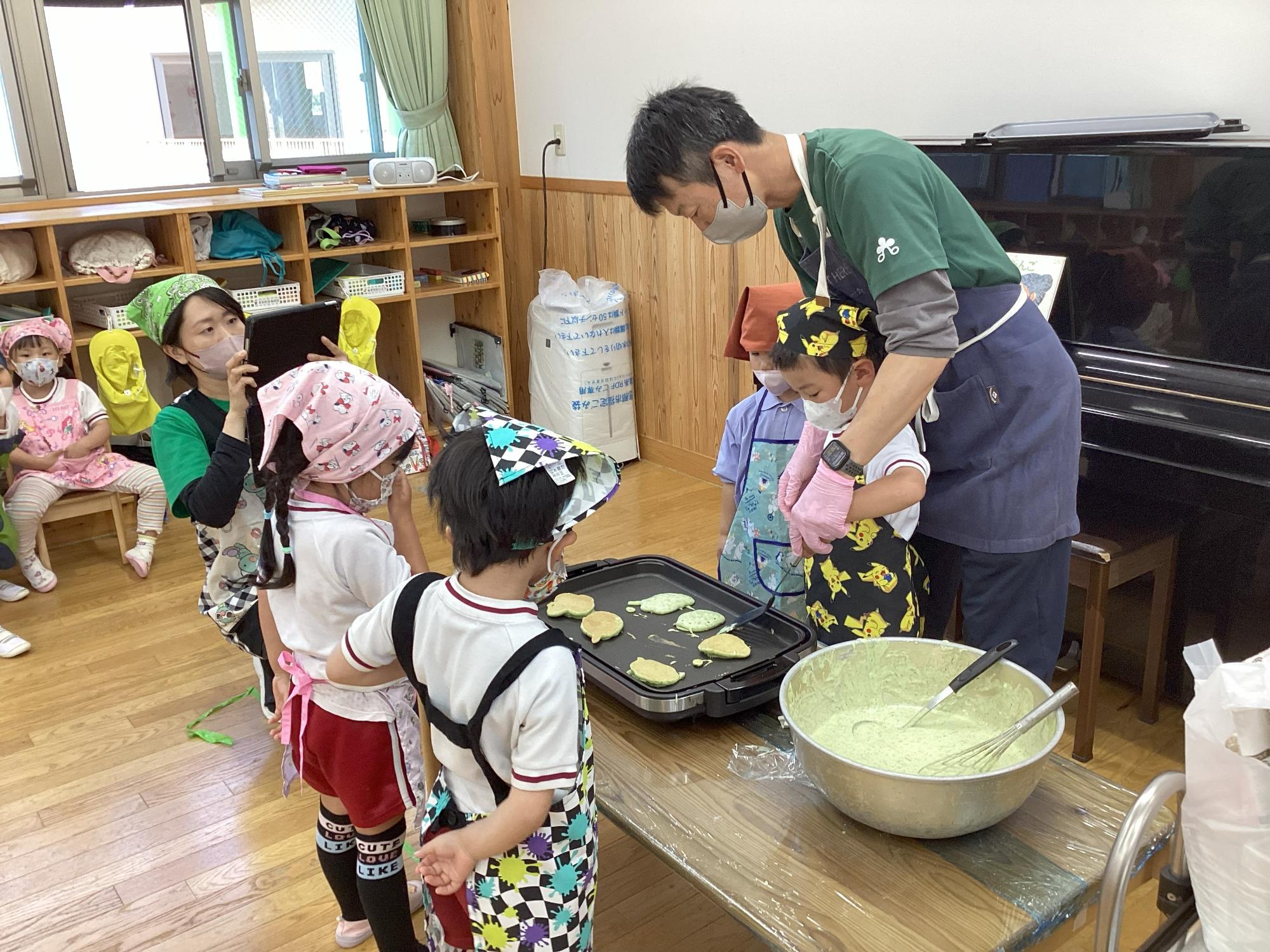 みんなで焼いてみます