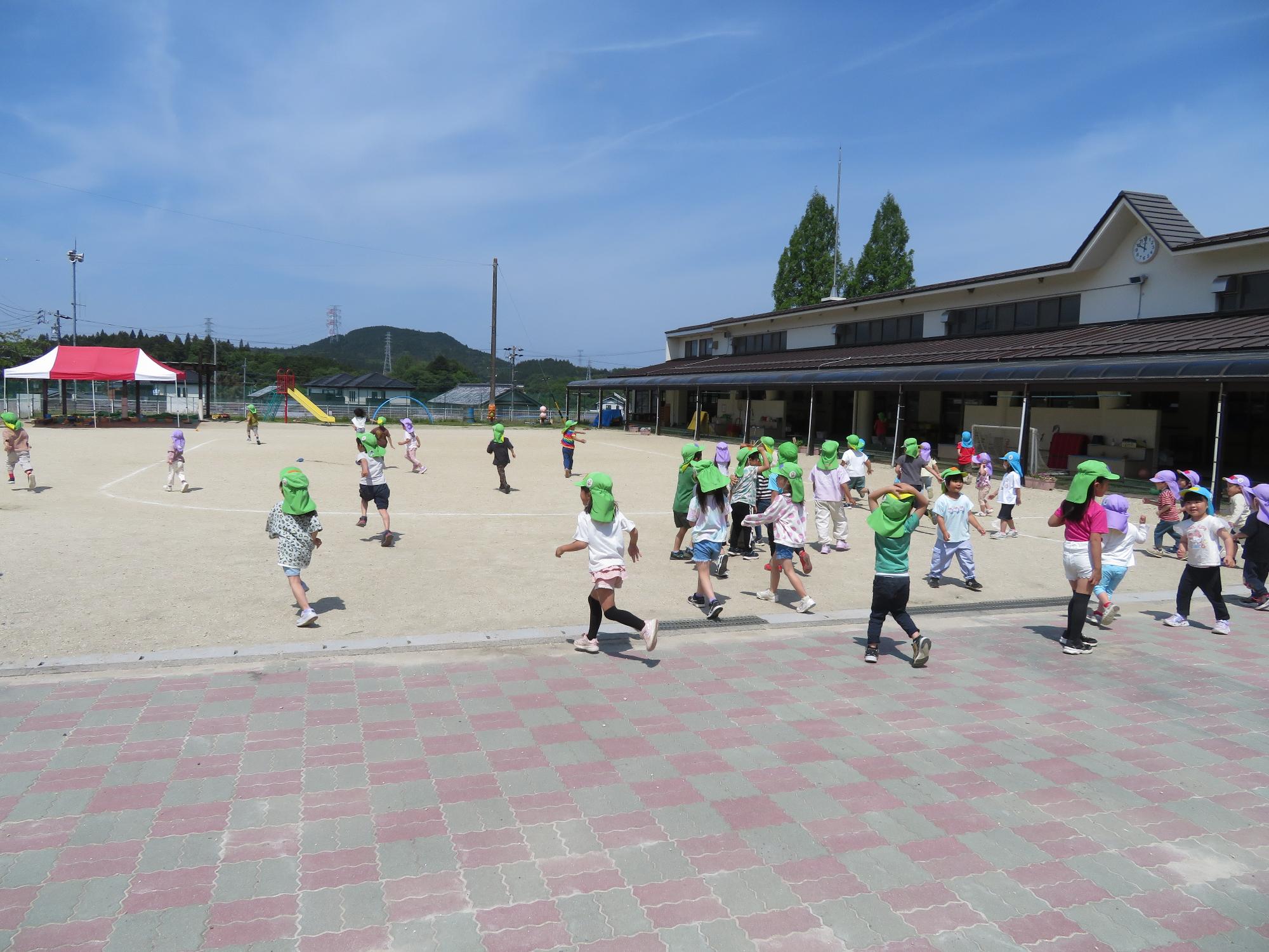 さ～いよいよ「すいすいあそぼうデー」のスタートです。