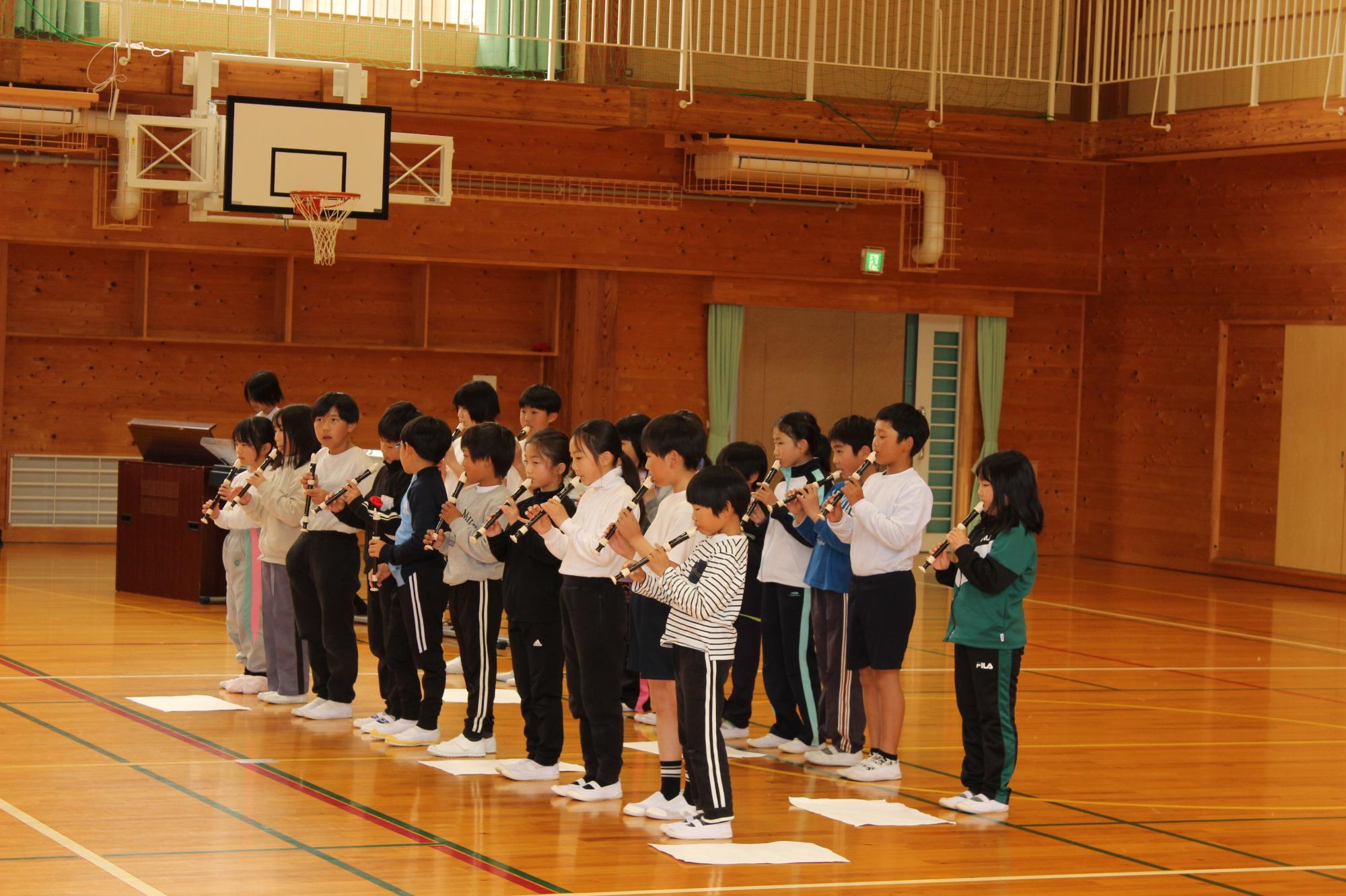 武並1年生を迎える会在校生の様子