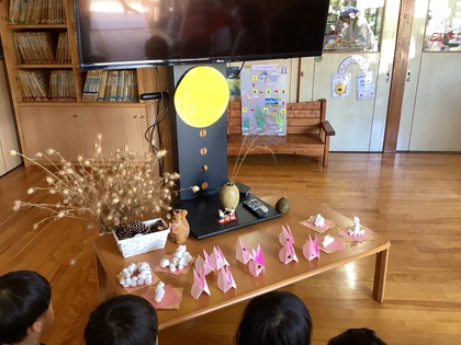 うさぎの折り紙作品とだんご