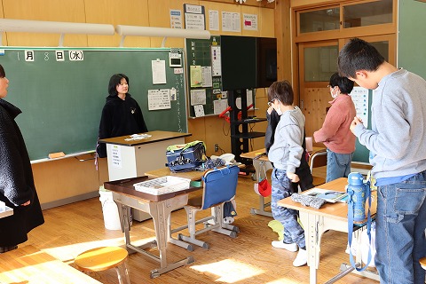 やまばと学級