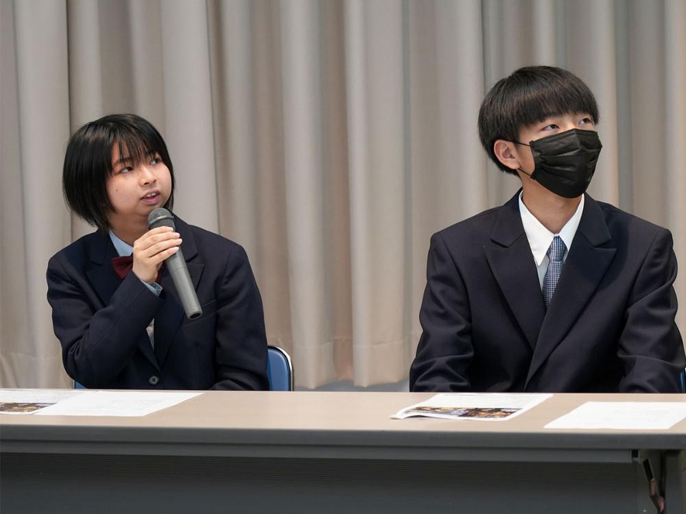 報告する様子01_20260429