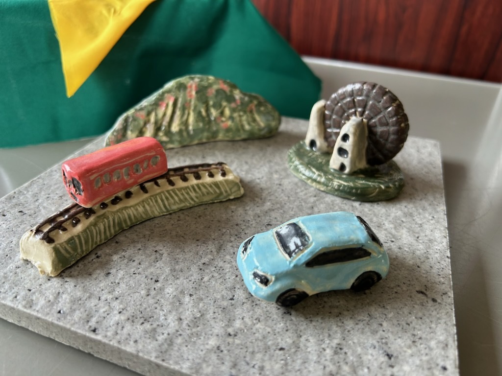 オリジナルジオラマ　ラリーカー、明知鉄道、水車　3,800円