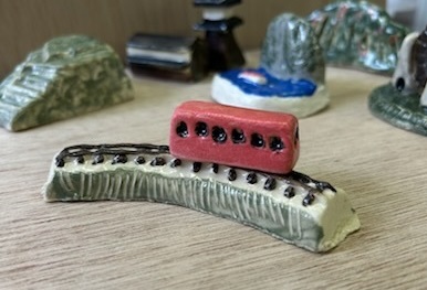 陶器で作るジオラマ　明知鉄道